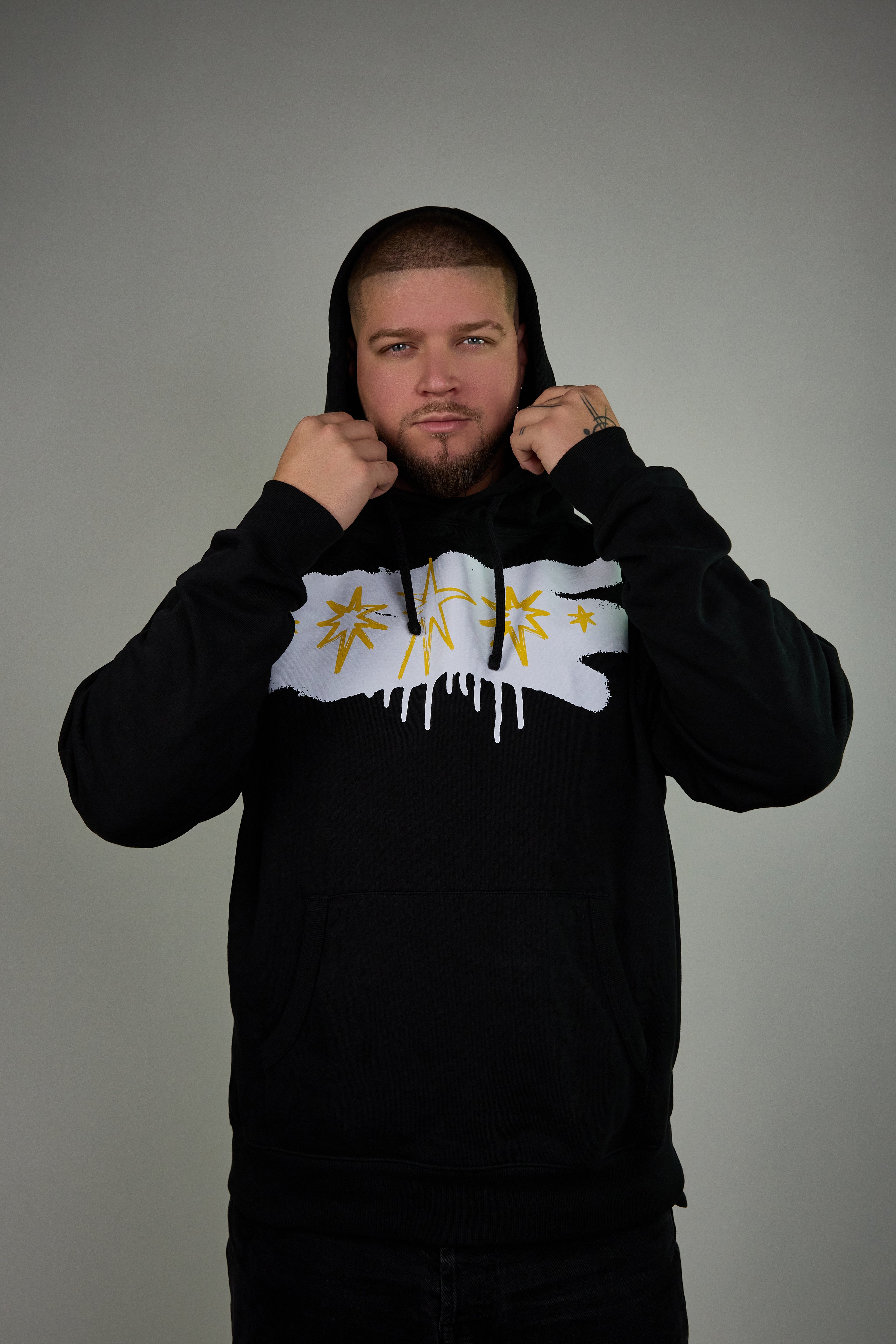 Golden Era Signature Džemperis su Kapišonu – Juodas Vyrams